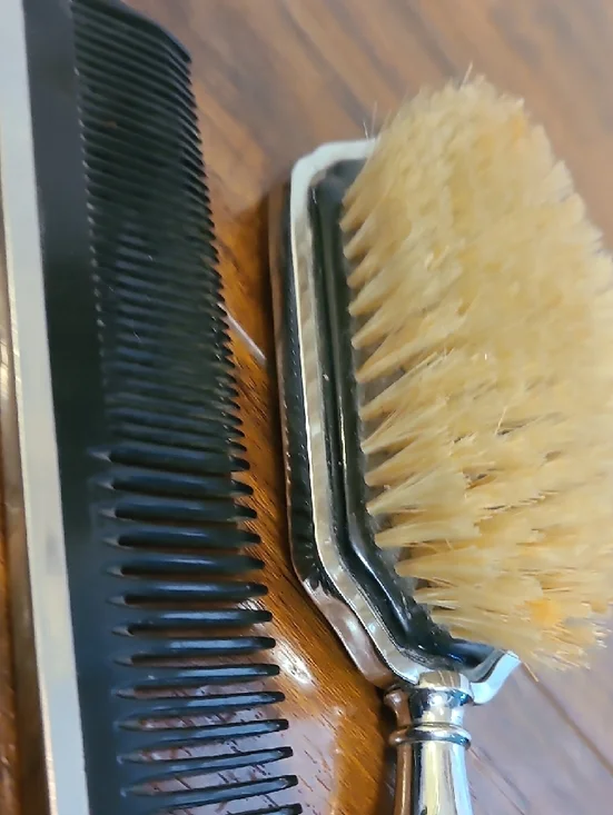 Vintage Black Comb and Silver-Trim Brush Grooming Set - Picture 5 of 5